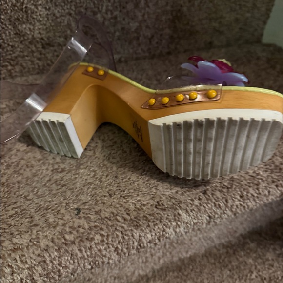 Betsey Johnson Sandals Size 7 - Picture 5 of 5